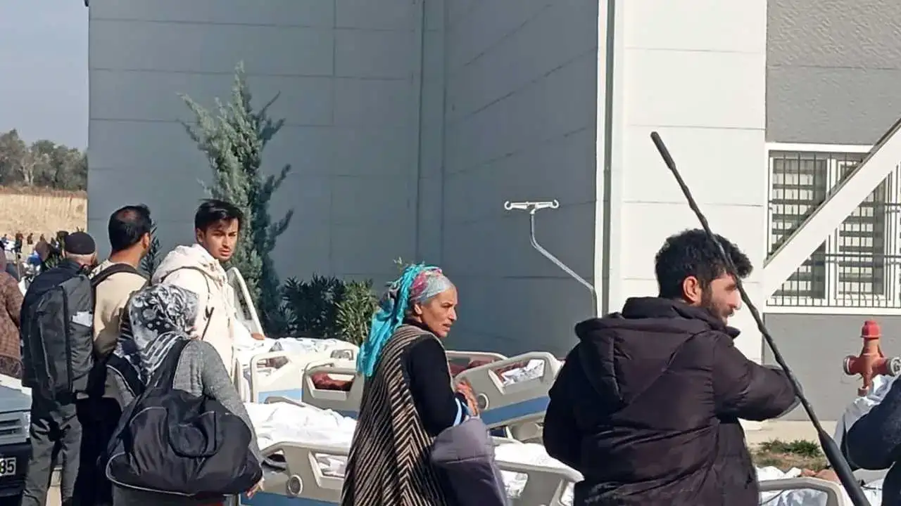 Hatay’da “Canlı Bombayım” Dedi: Hastanenin Altını Üstüne Getirdi! 3